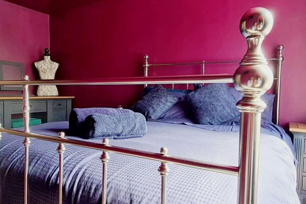 The Wolf'S Den Apartment Patrington Bagian luar foto