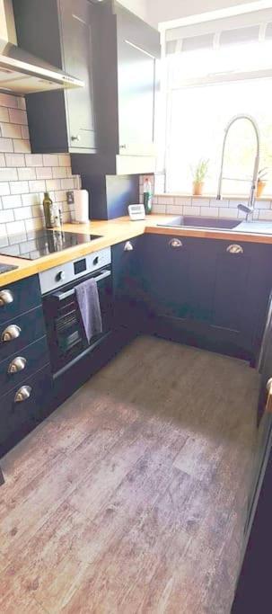 The Wolf'S Den Apartment Patrington Bagian luar foto