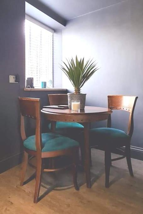 The Wolf'S Den Apartment Patrington Bagian luar foto